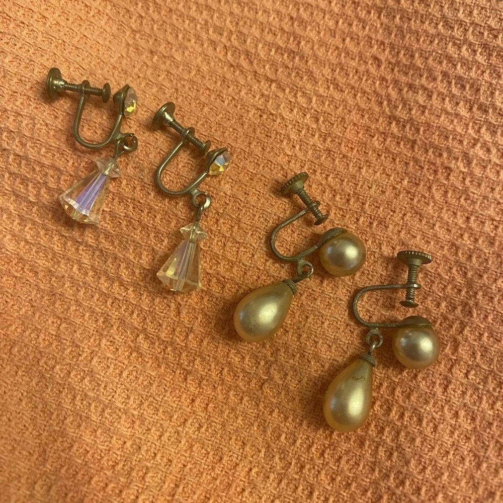 Two sets of vintage dangle screw back earrings pearl set is EVCO brand L@@K